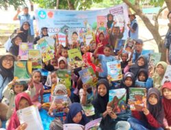 Cerita dari Laica Abbacaang: Rumah Baca di Tengah Laut